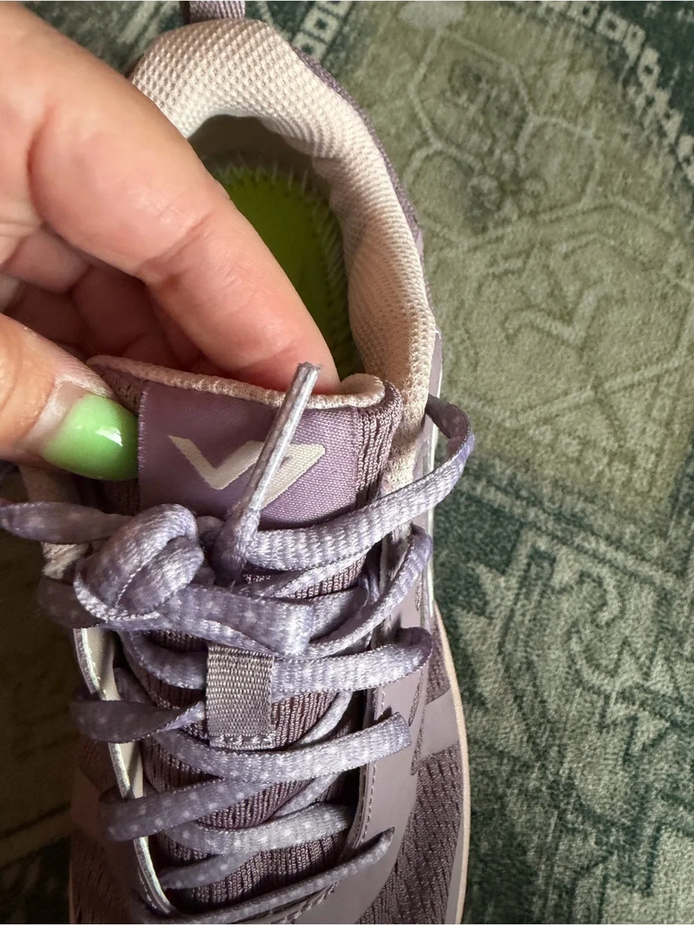 Vionic women’s Miles Active Sneaker - Mauve size 9